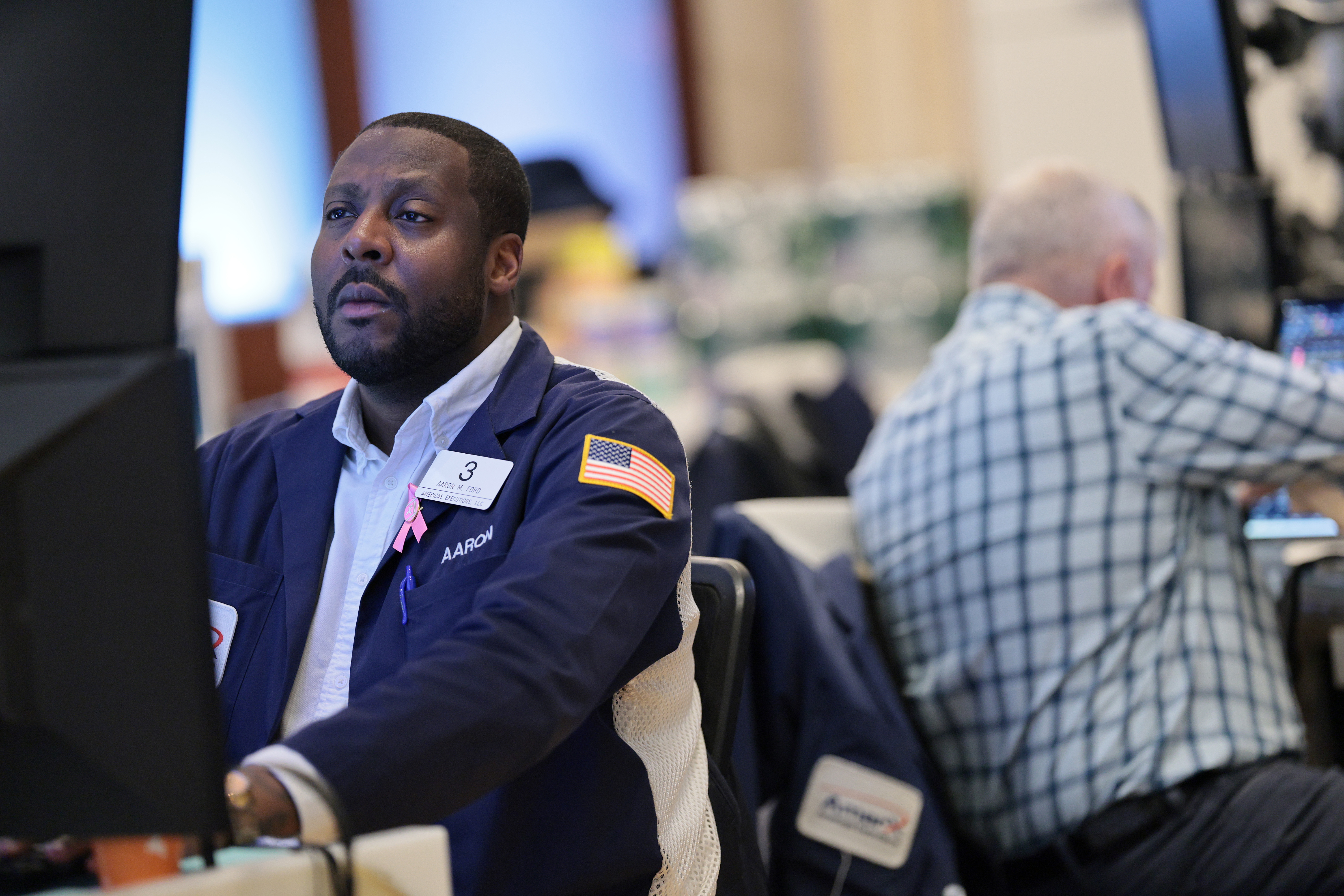 Dow, S&P 500 and Nasdaq rise as investors weigh Anthropic IPO filing and tech earnings