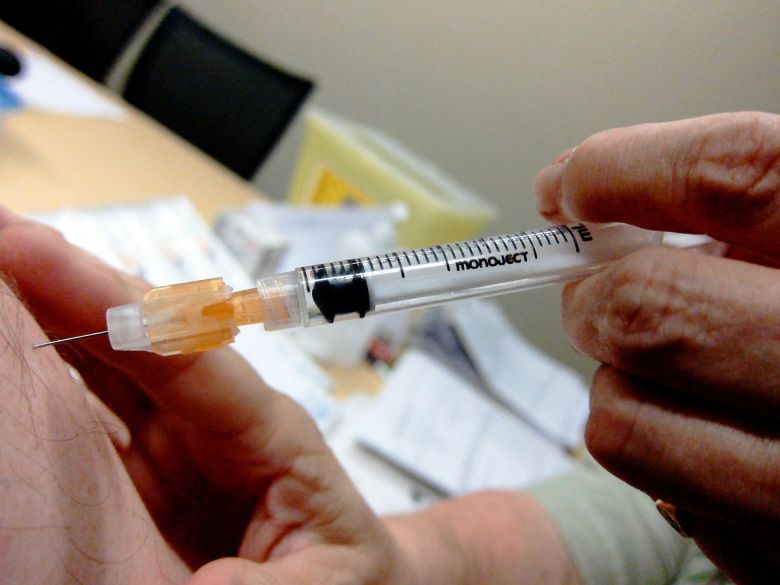 Chicago sees an early start to flu season, with health officials urging vaccination